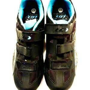 Garneau cycling shoes with road clips